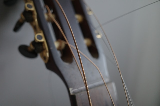 Why Guitar Strings Break