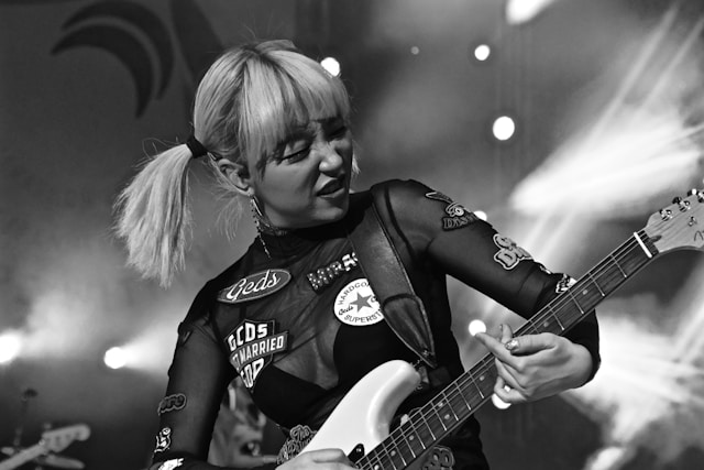 Playing Guitar in a Band – Always Wear Your Happy Face