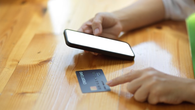 Learning Guitar – Credit Card Vs Savings Account